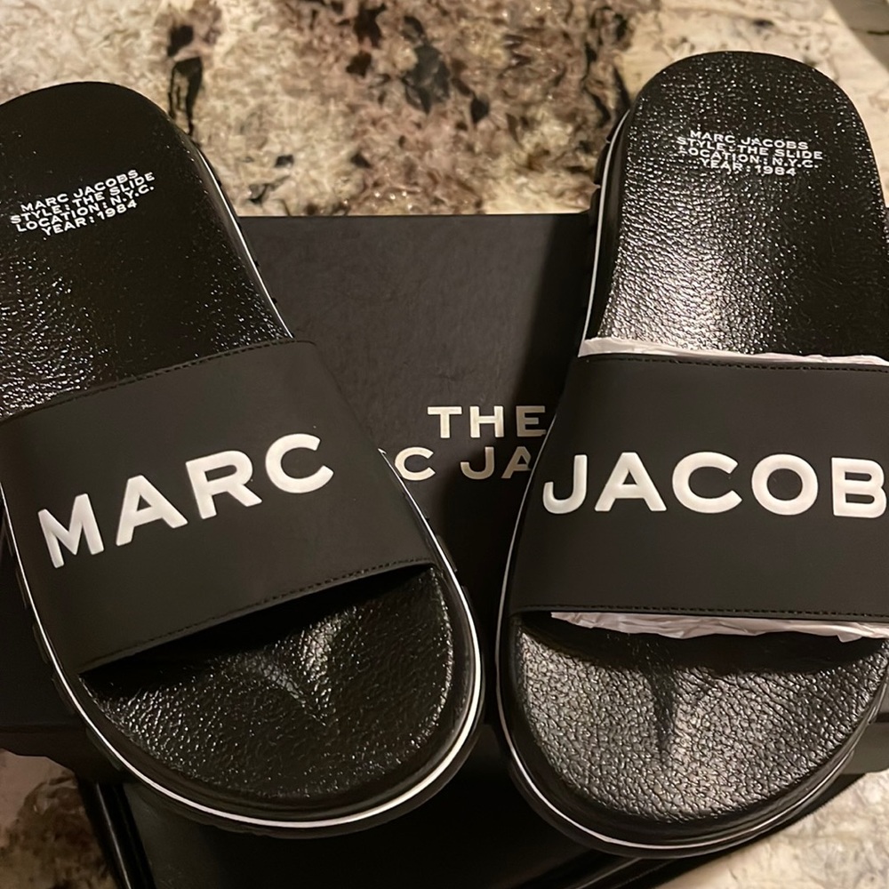 Marc Jacobs slide